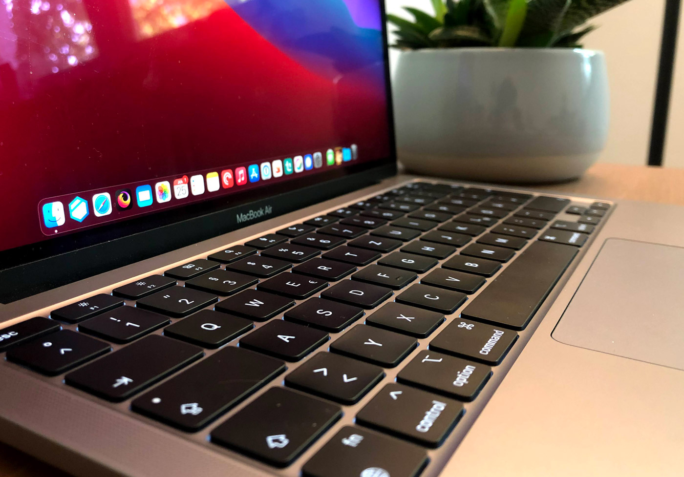 MacBook Air M1 Tastatur und Trackpad